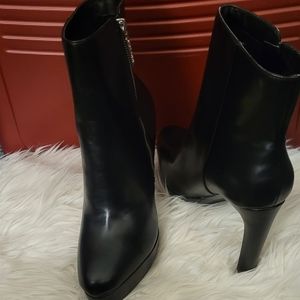 Guess boots